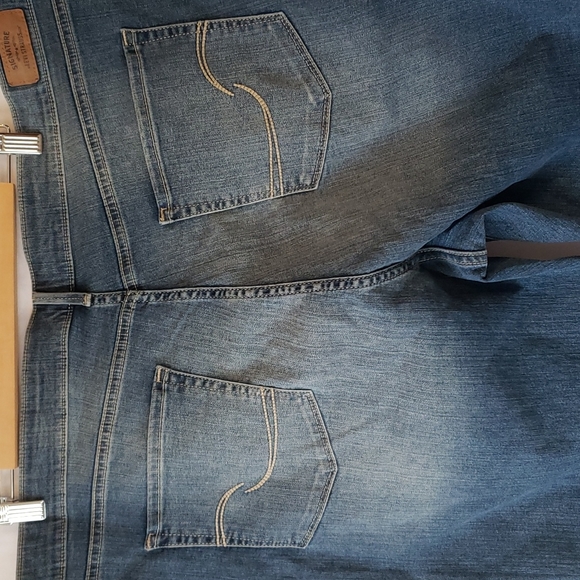 NWOT Signature by Levi Strauss Modern slim medium washed denim Size 24 M 37x32 - Picture 3 of 8